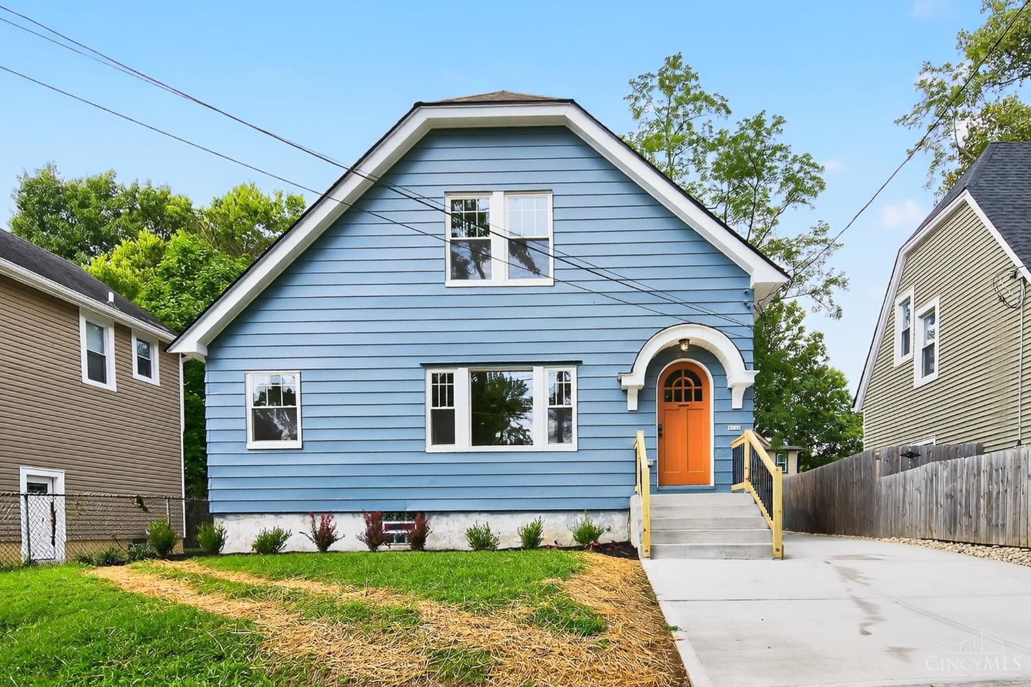 3351 Hewitt Crescent Street