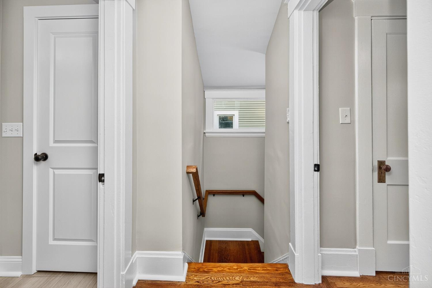 3351 Hewitt Crescent Street