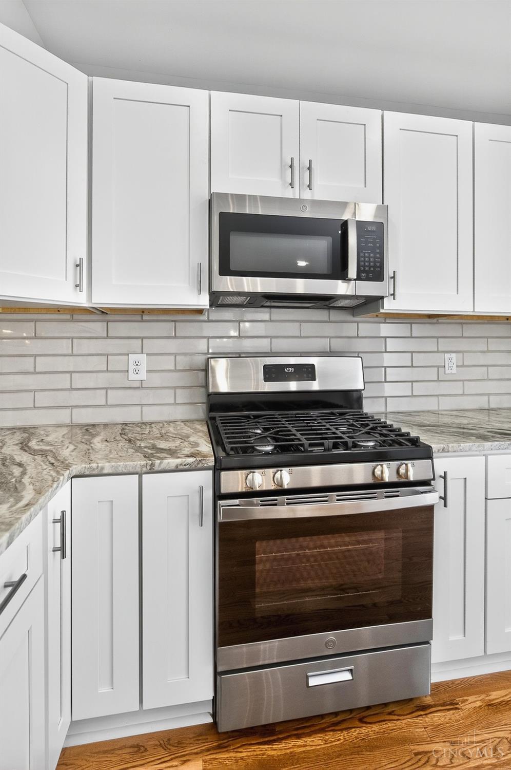 3351 Hewitt Crescent Street