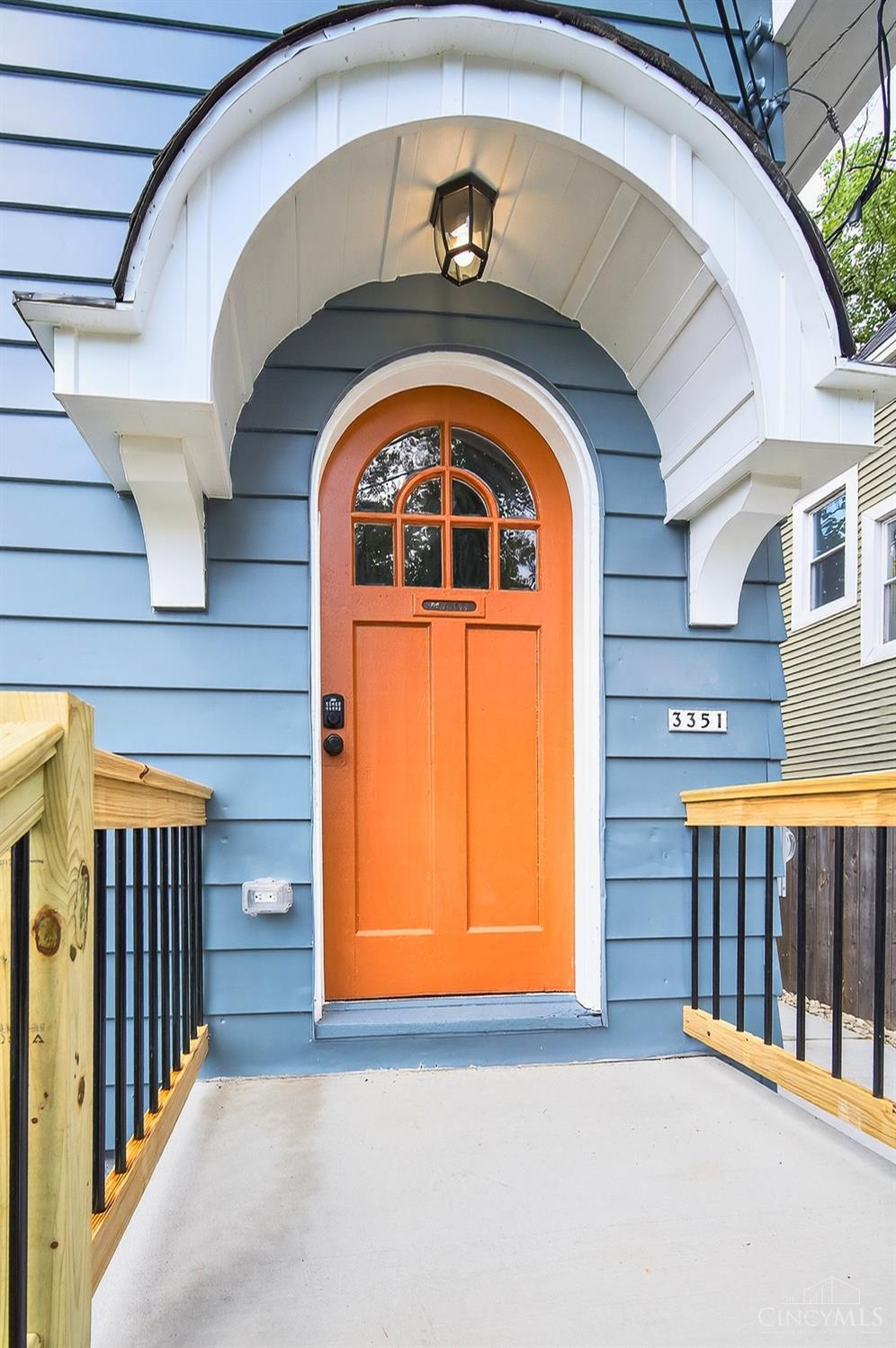 3351 Hewitt Crescent Street