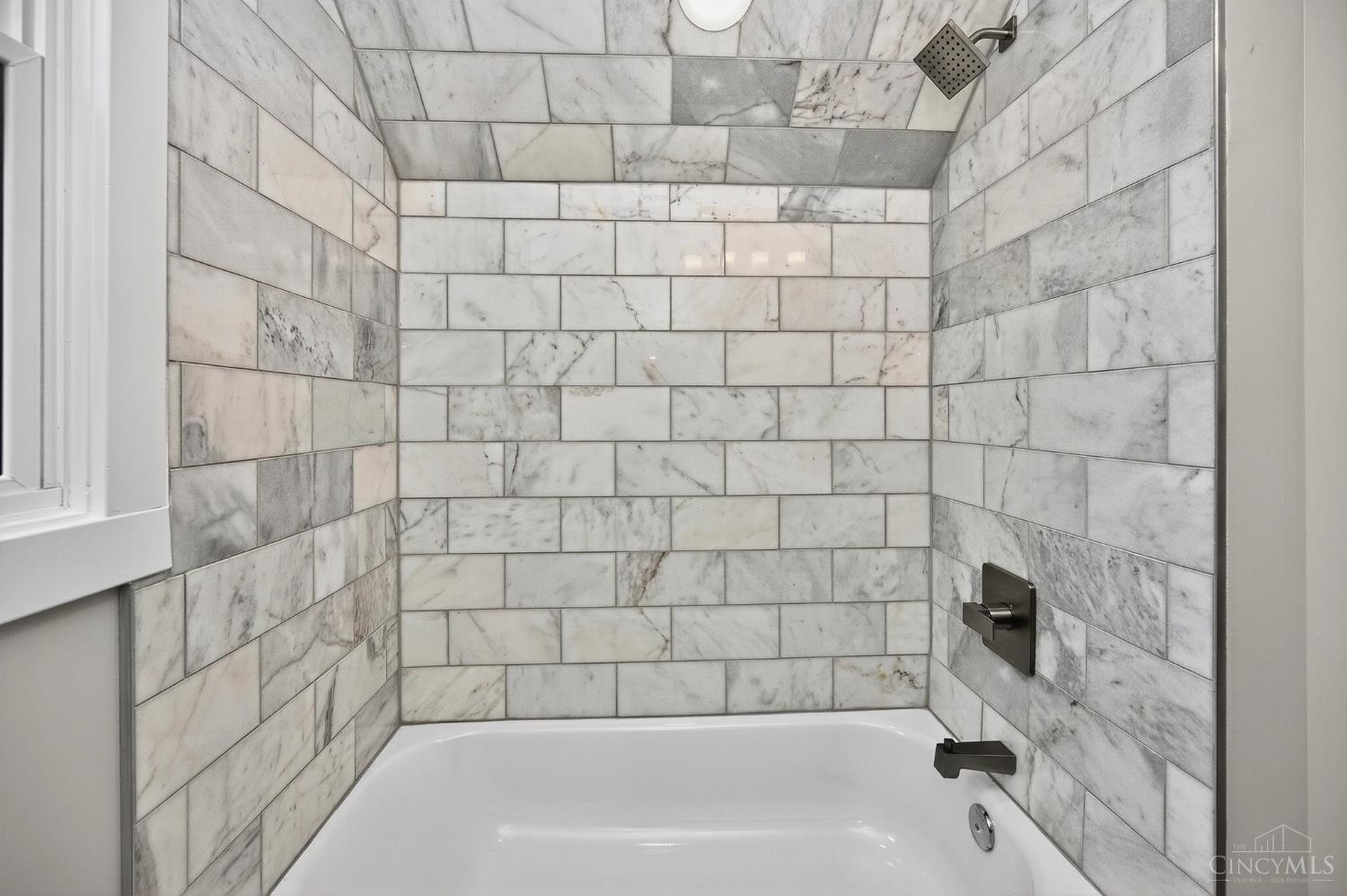 3351 Hewitt Crescent Street