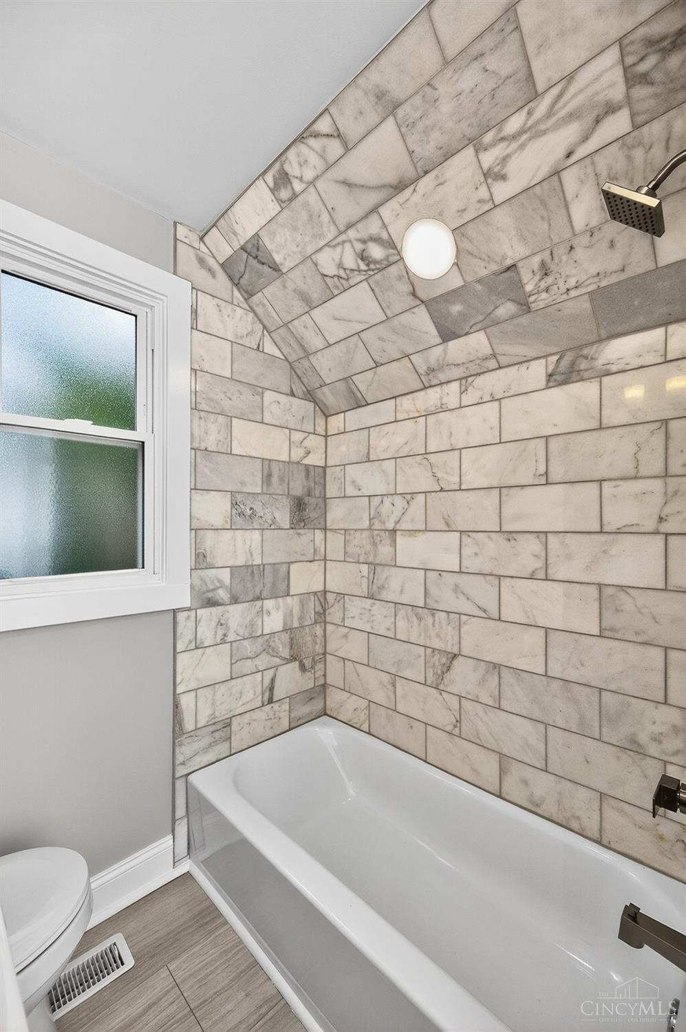 3351 Hewitt Crescent Street