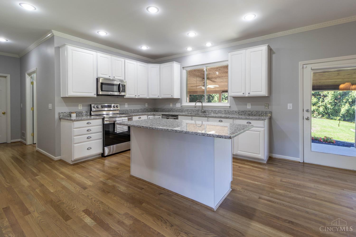 7553 Twin Lakes Drive