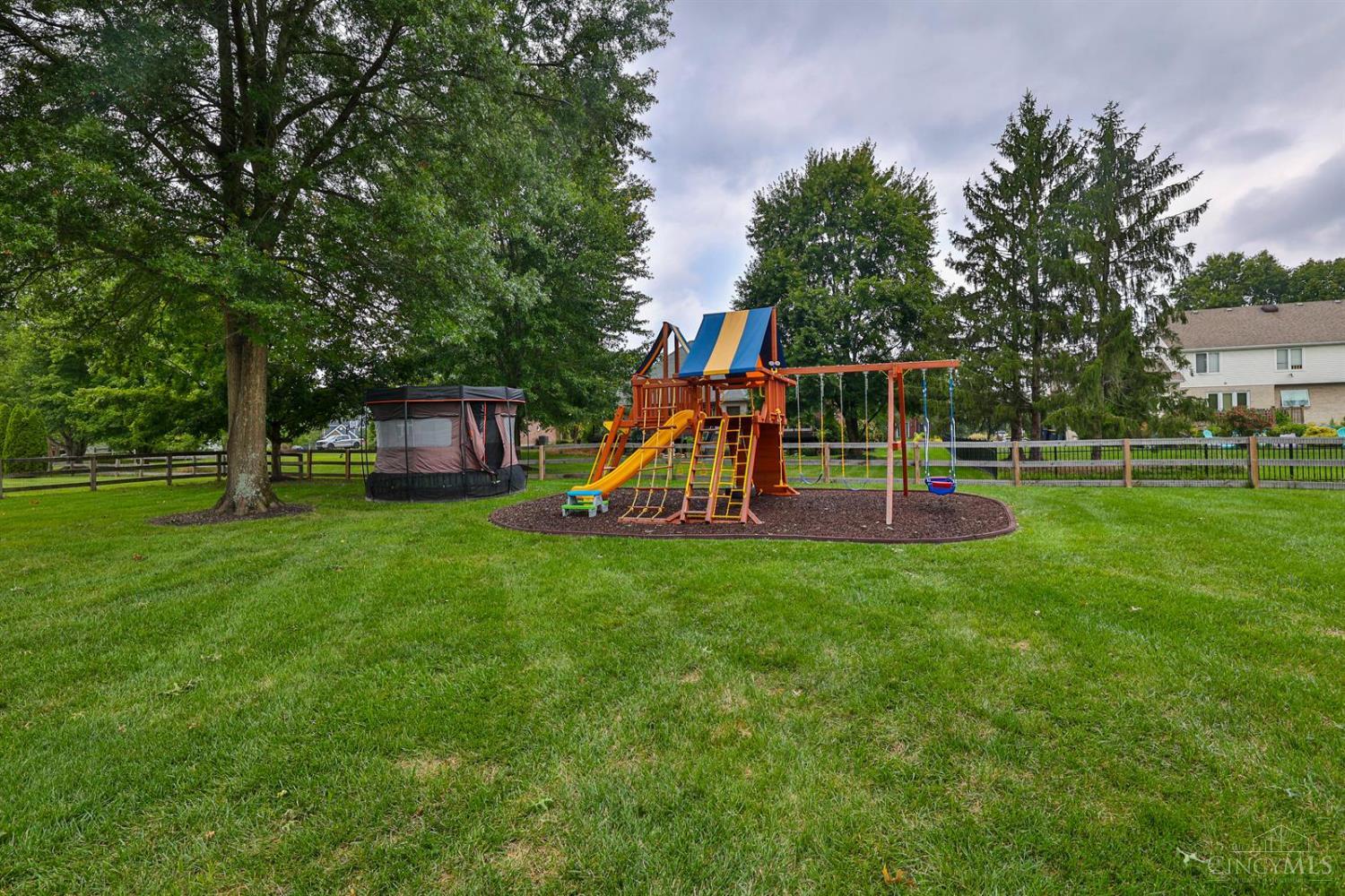 1271 Aintree Court