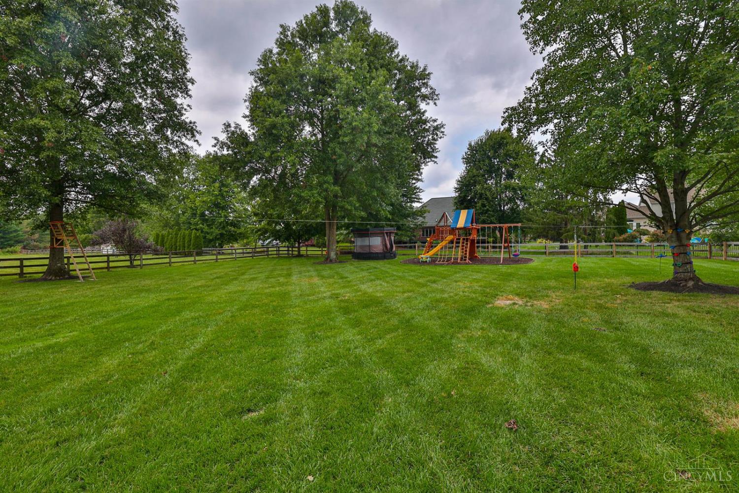 1271 Aintree Court