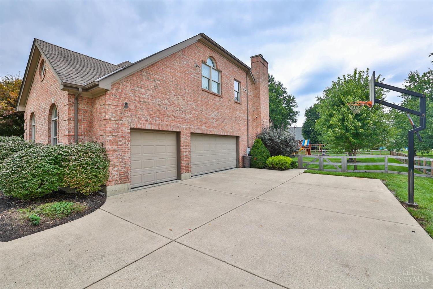 1271 Aintree Court
