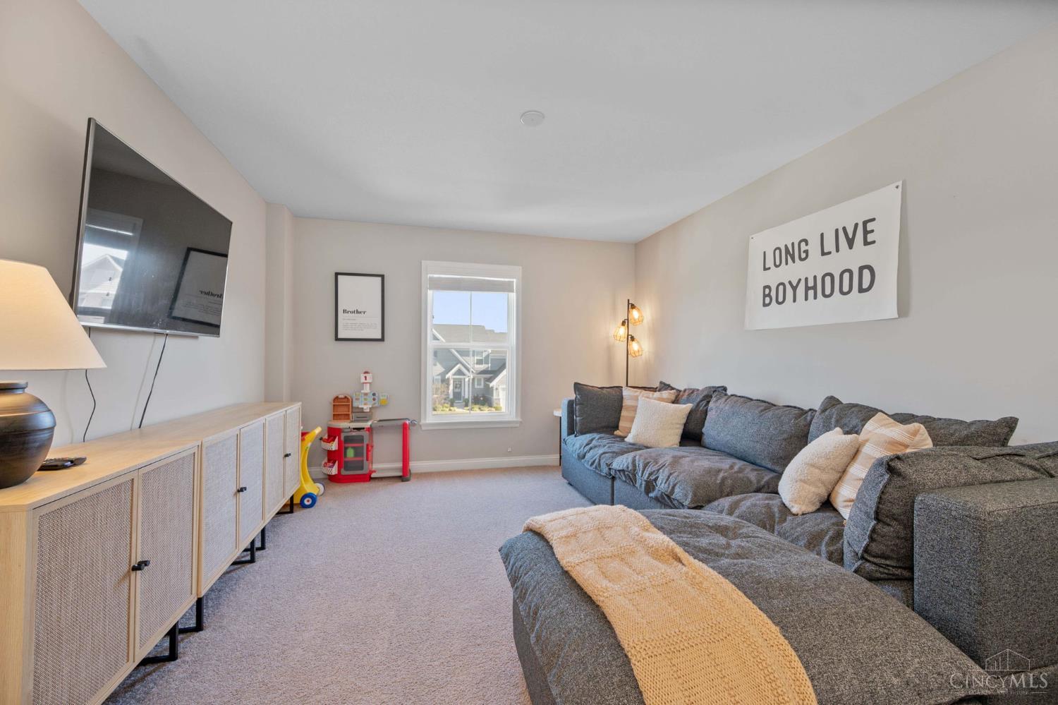 1527 Englewood Court