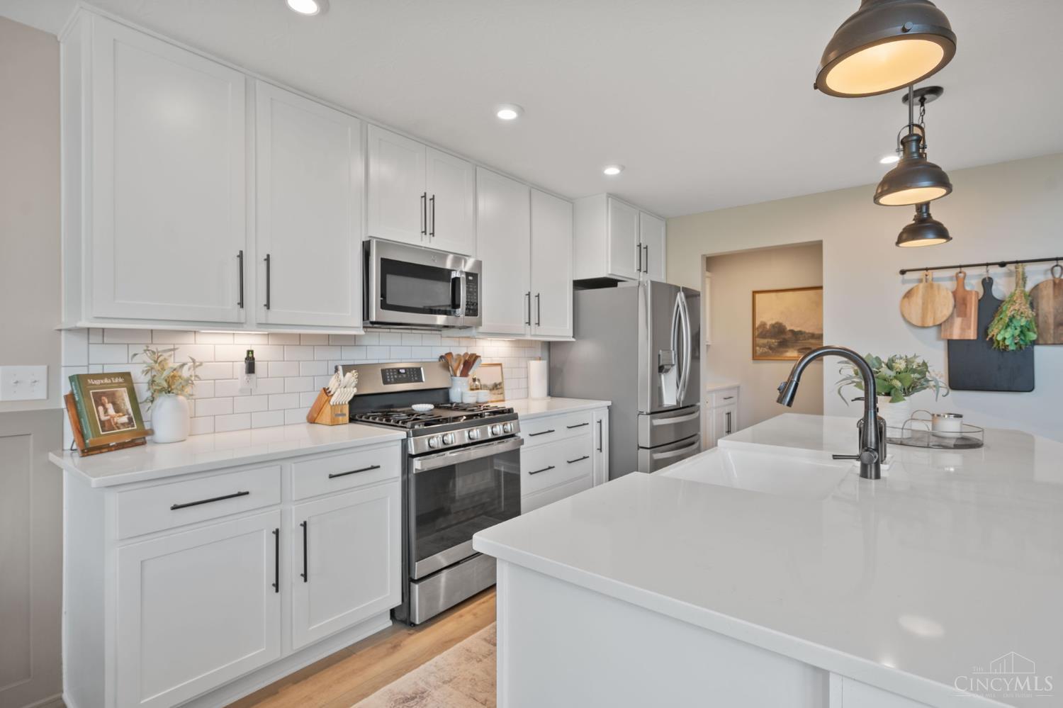 1527 Englewood Court