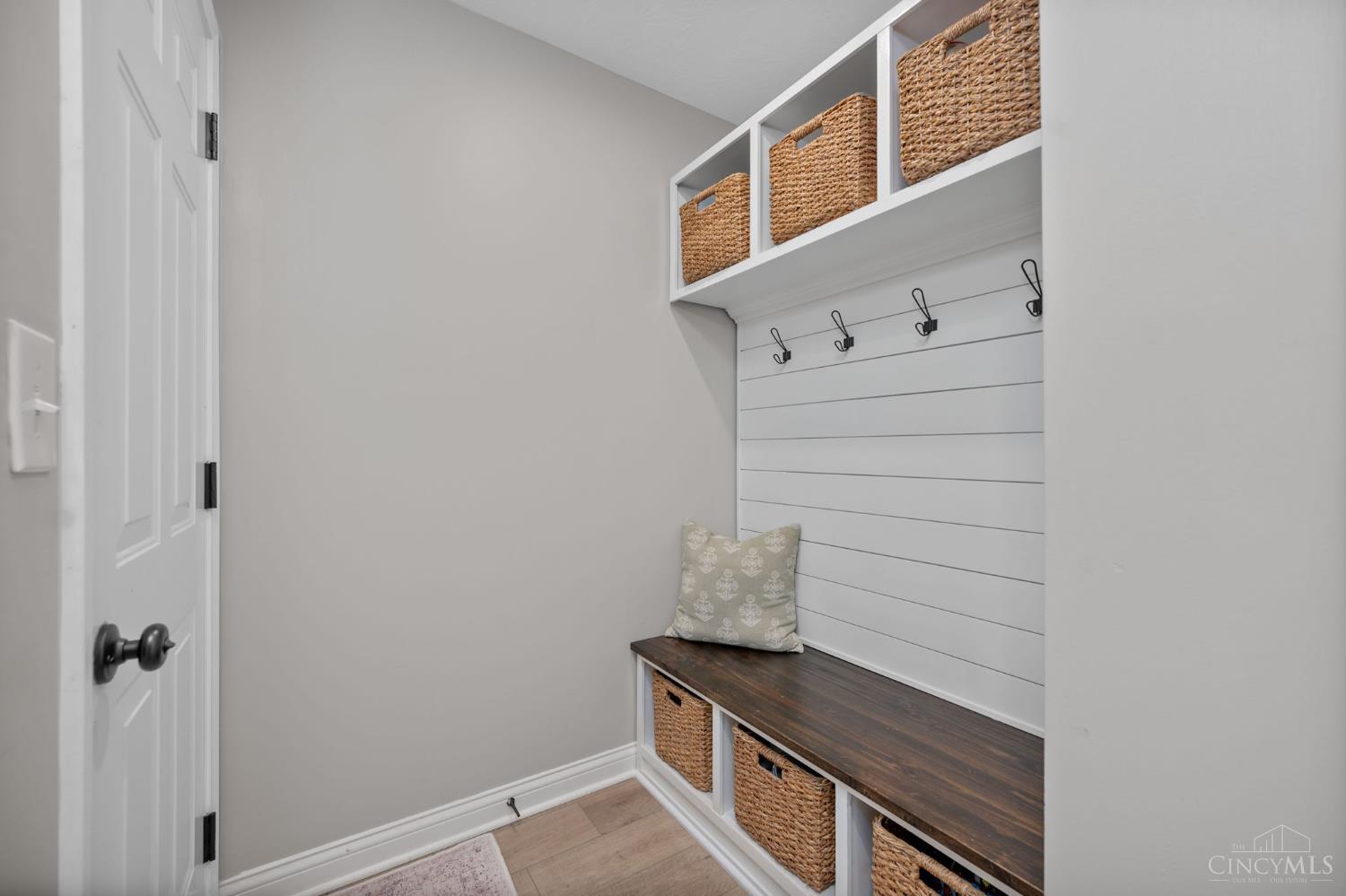 1527 Englewood Court