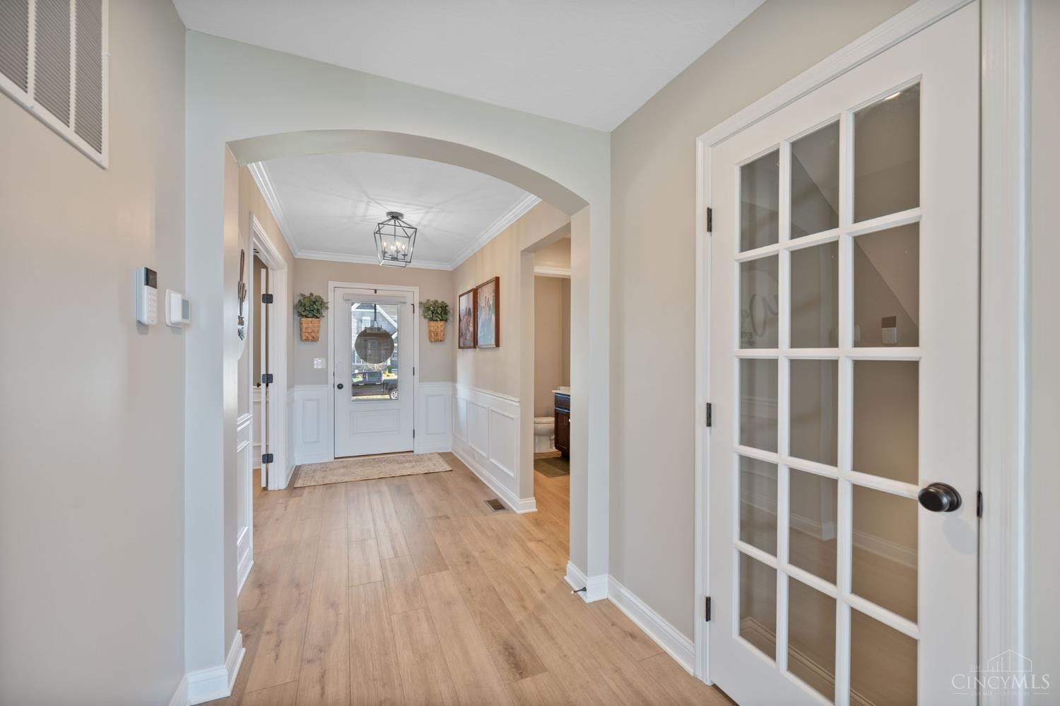 1527 Englewood Court