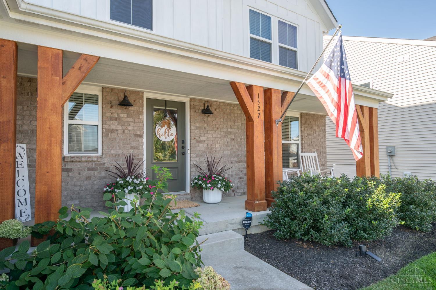 1527 Englewood Court