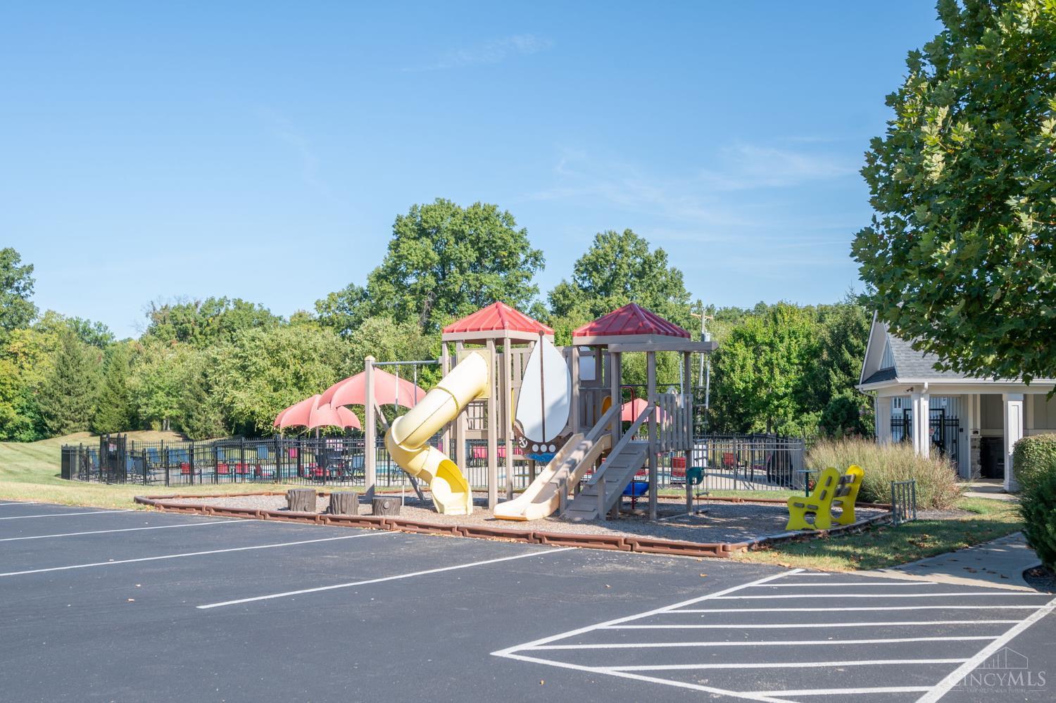 1527 Englewood Court