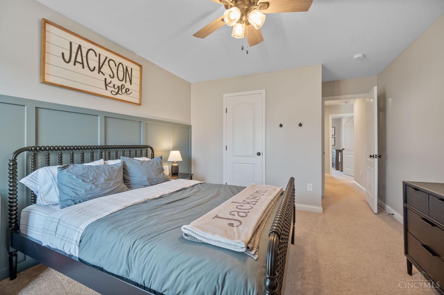 1527 Englewood Court