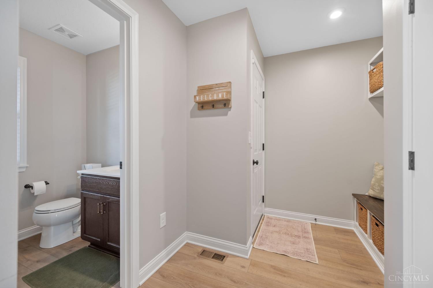 1527 Englewood Court