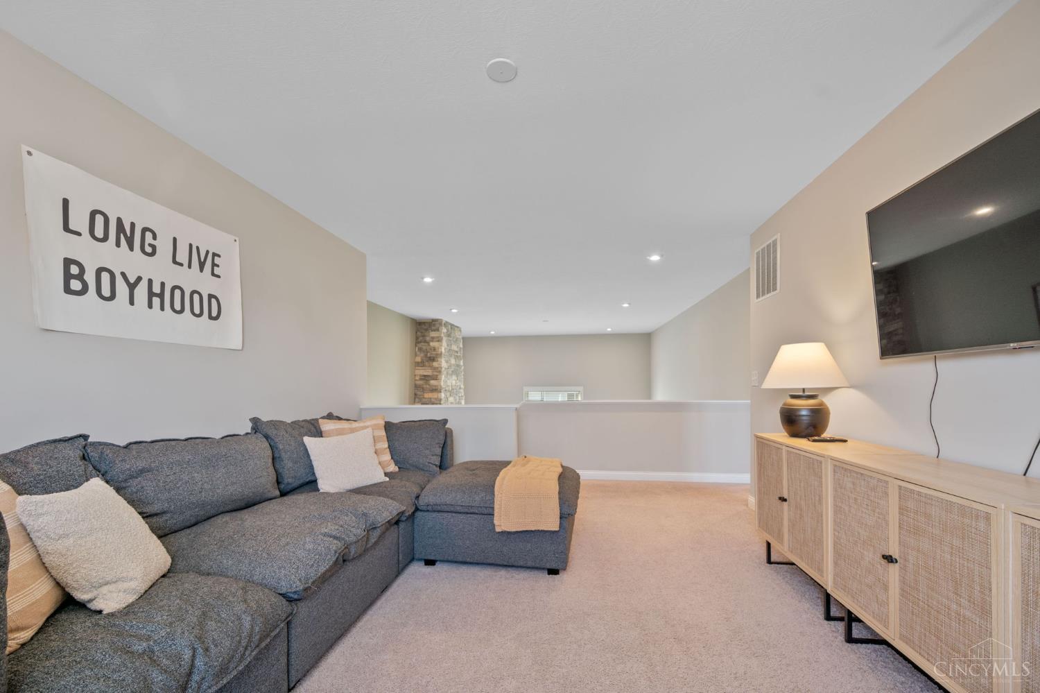 1527 Englewood Court