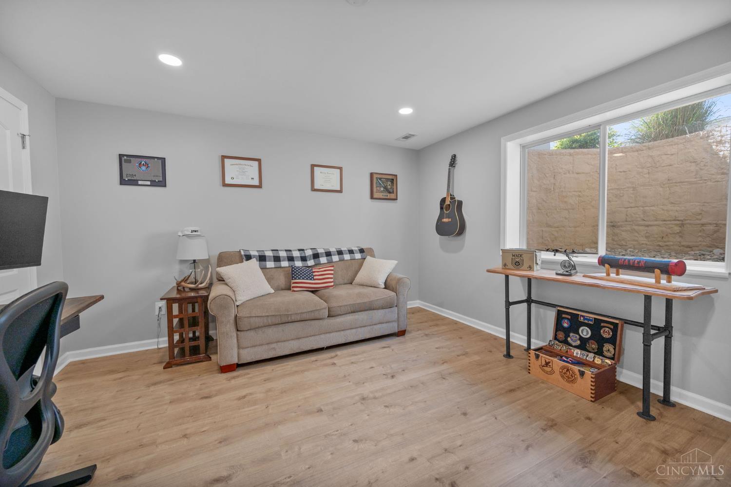 1527 Englewood Court