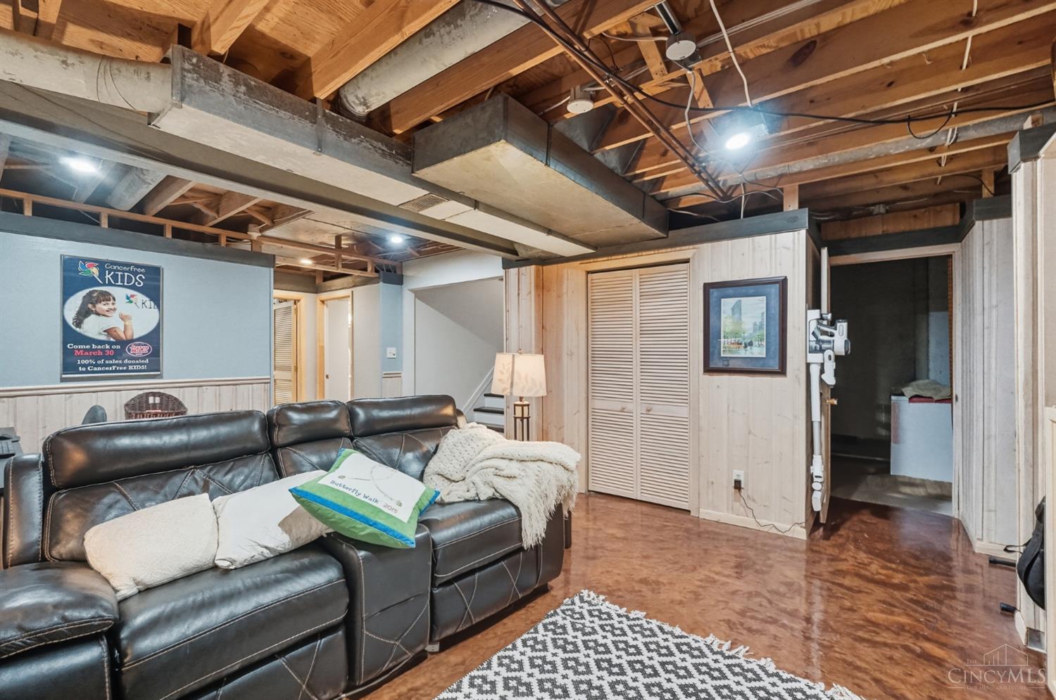 8305 Woodbridge Lane