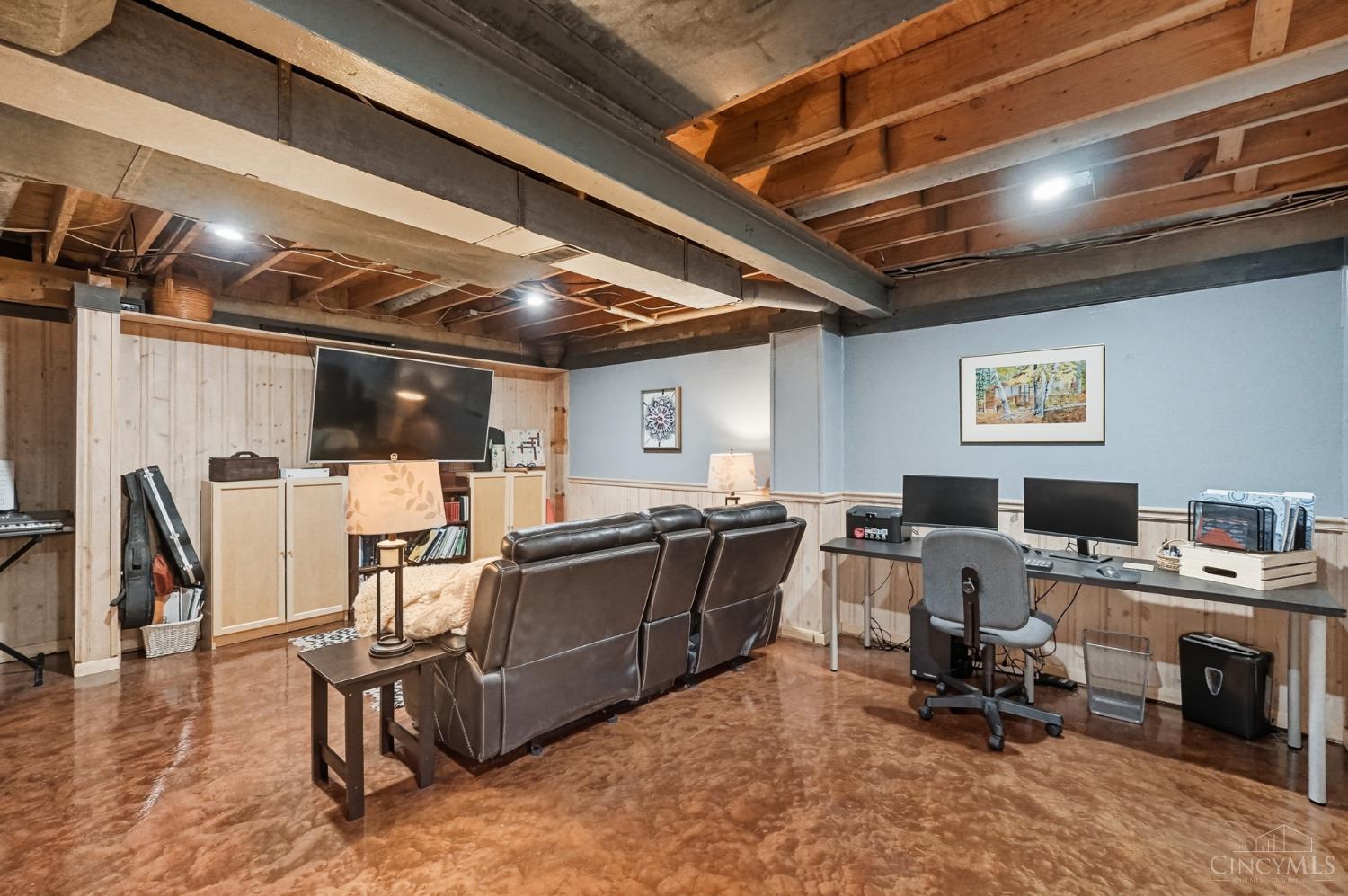 8305 Woodbridge Lane