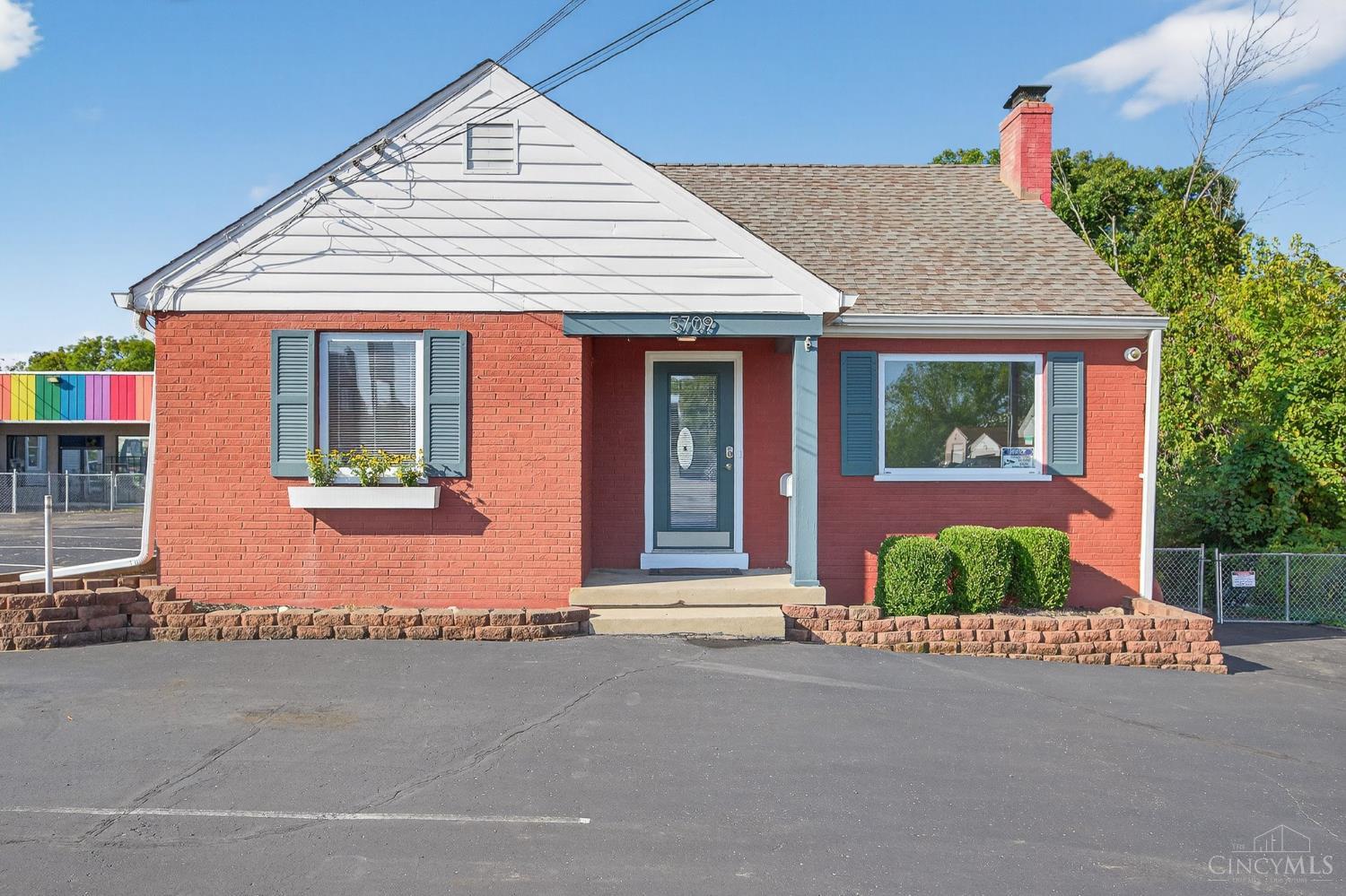 5709 Cheviot Road