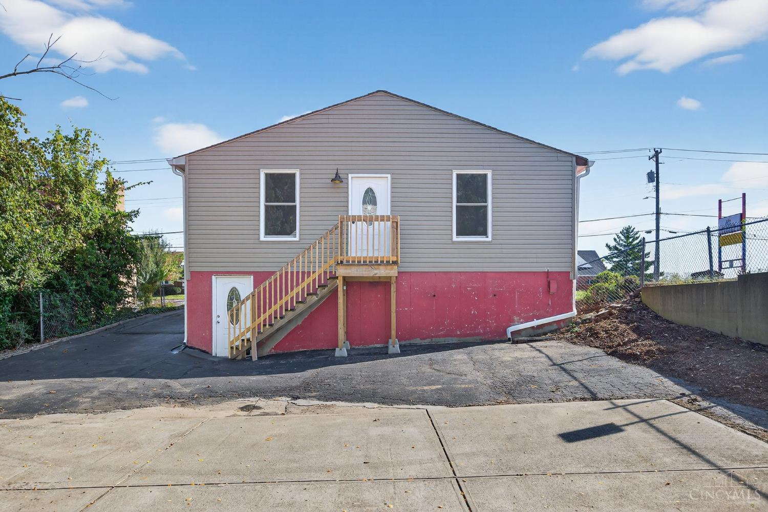 5709 Cheviot Road