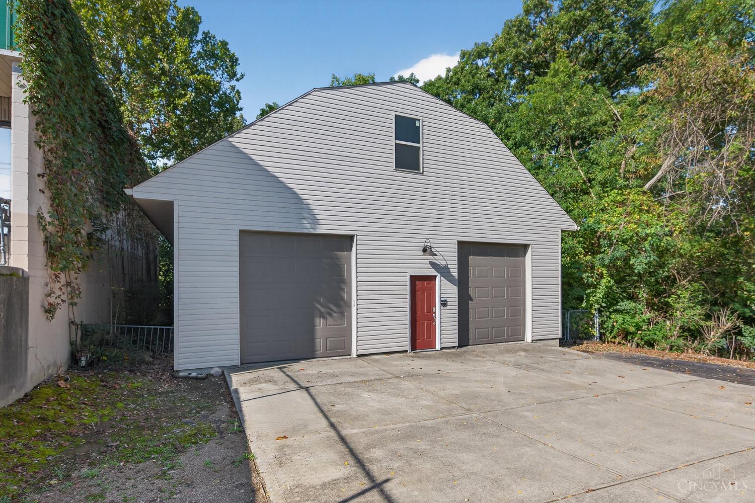 5709 Cheviot Road