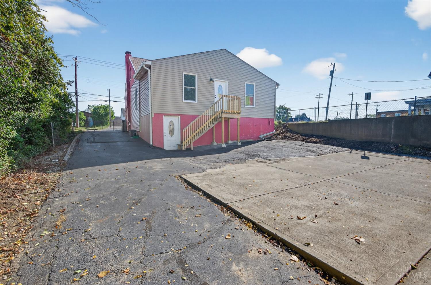 5709 Cheviot Road