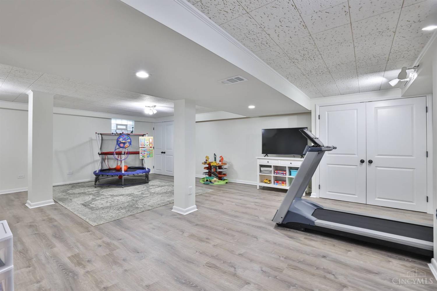 8899 Lyncris Drive
