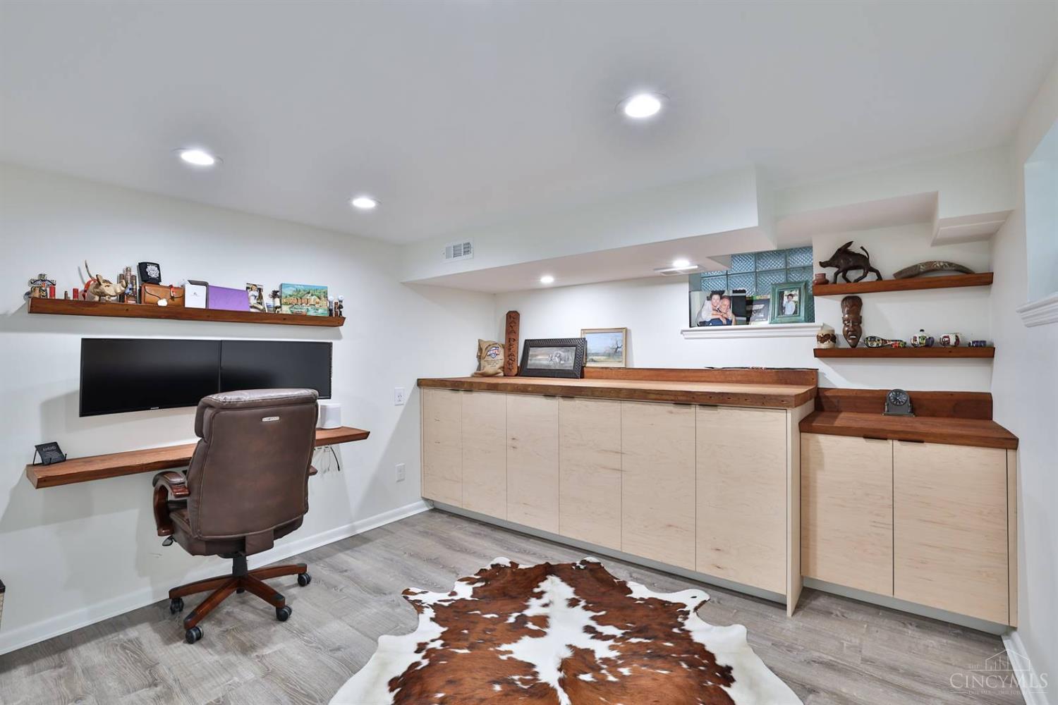 8899 Lyncris Drive