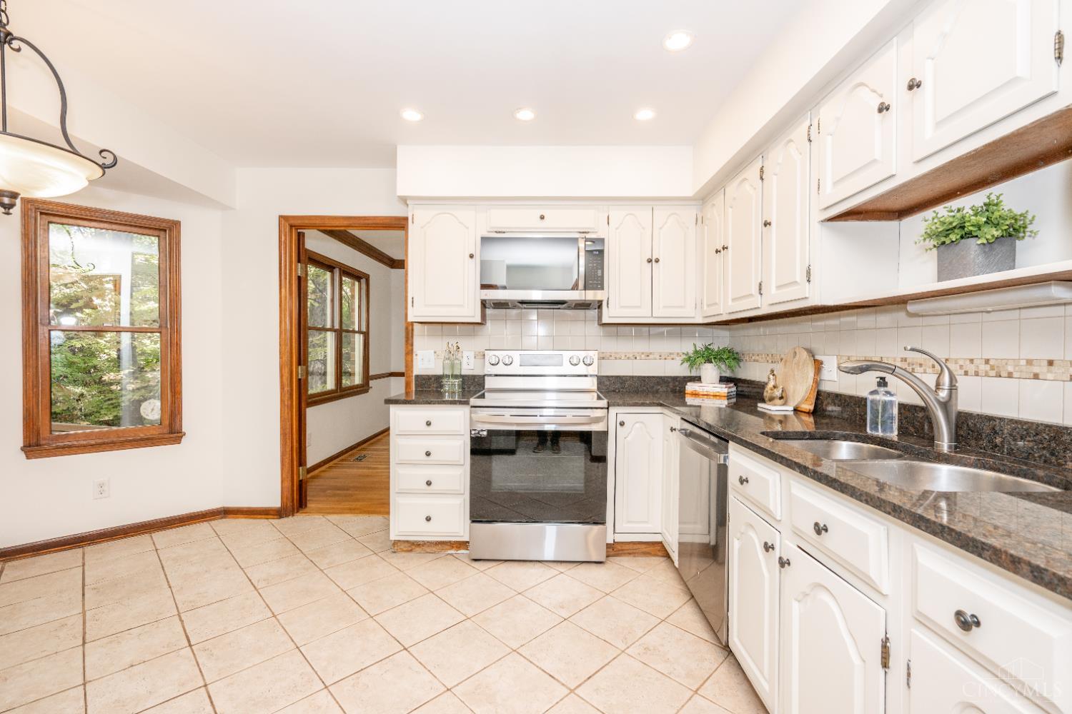9571 Benchmark Lane