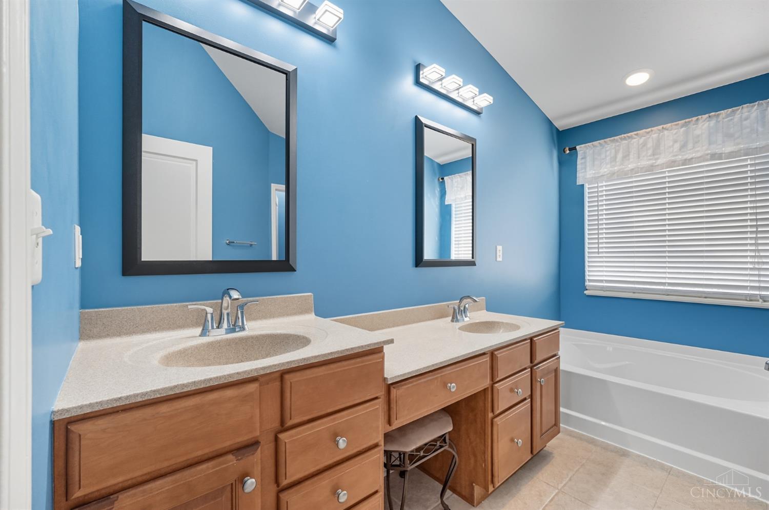1194 Feather Trail