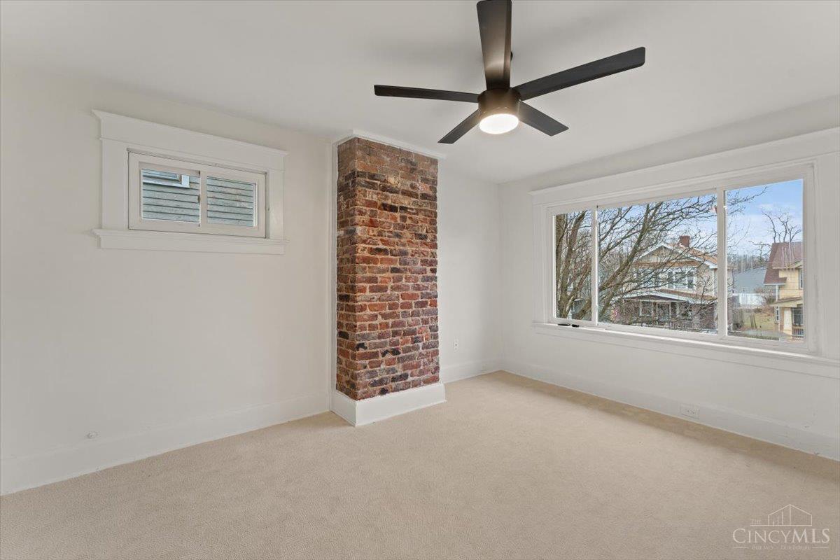 1942 Hewitt Avenue