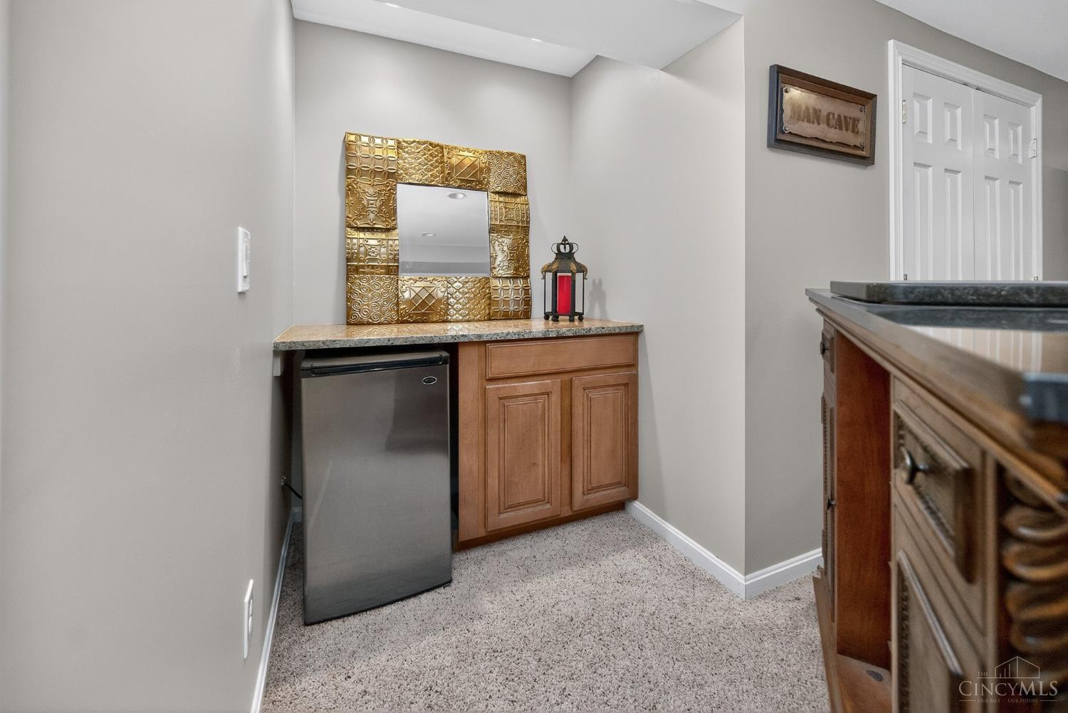 5641 Richmond Park Drive