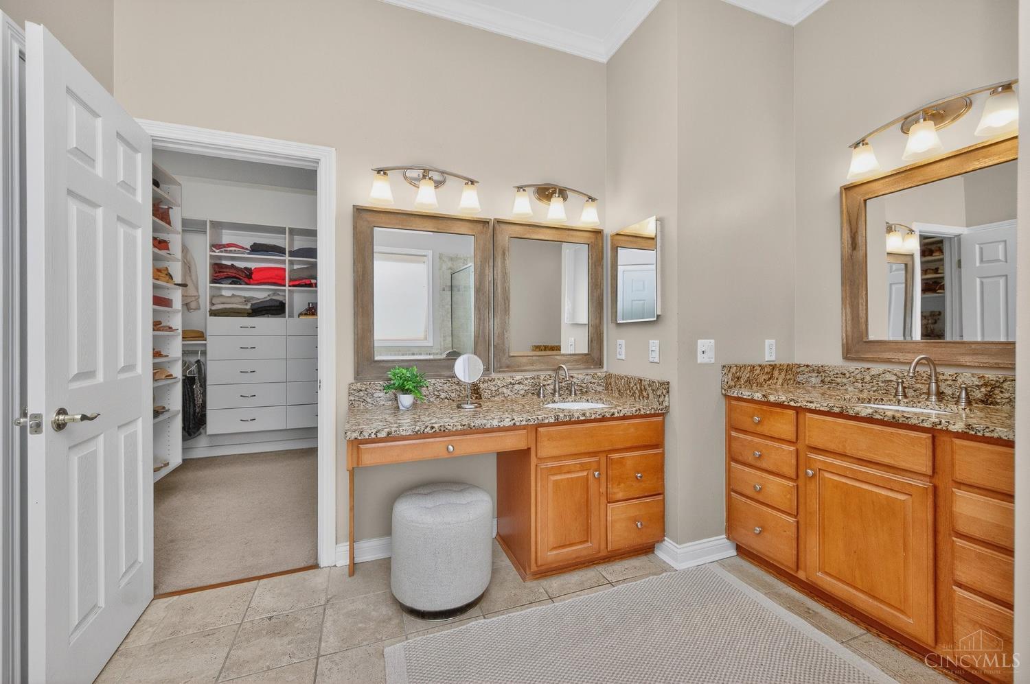 5641 Richmond Park Drive