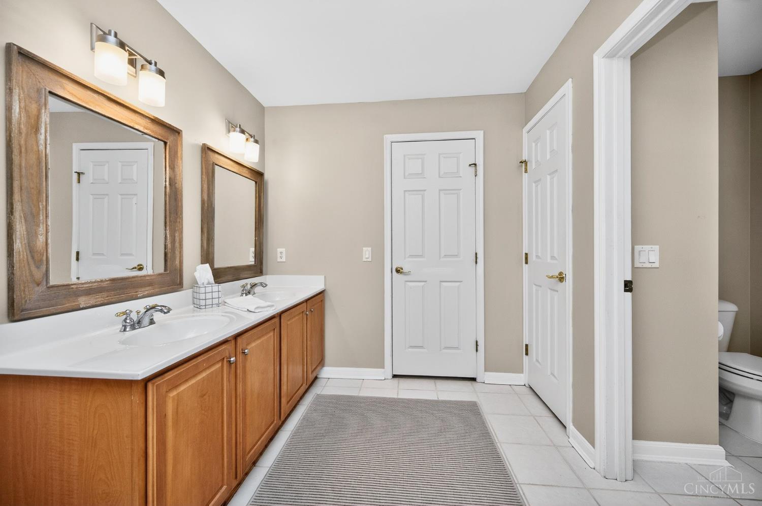 5641 Richmond Park Drive