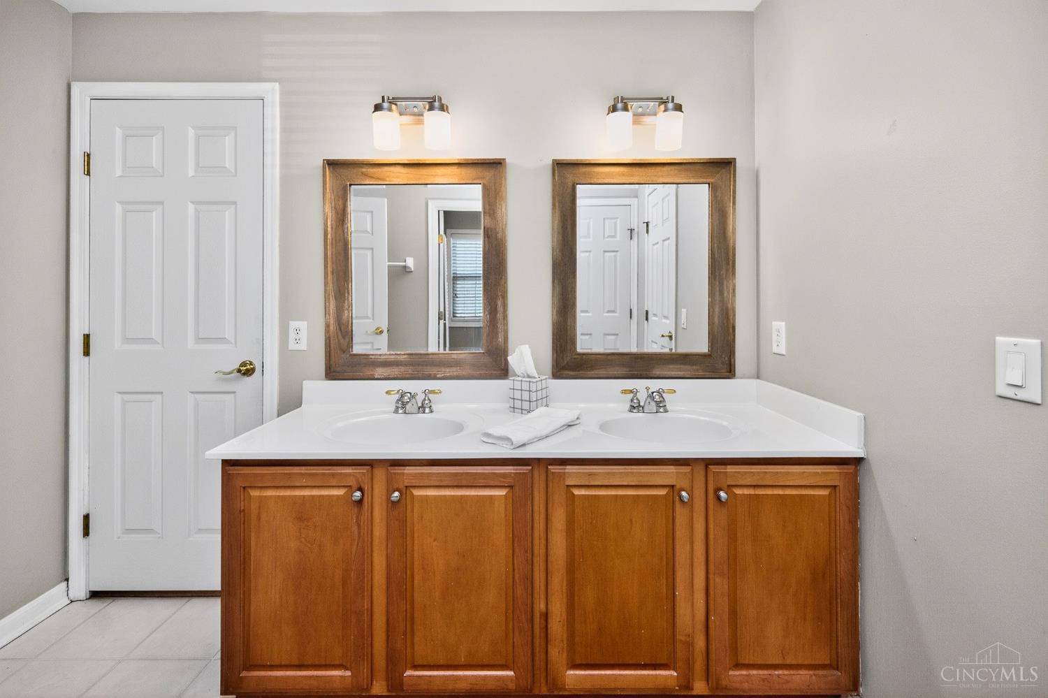 5641 Richmond Park Drive