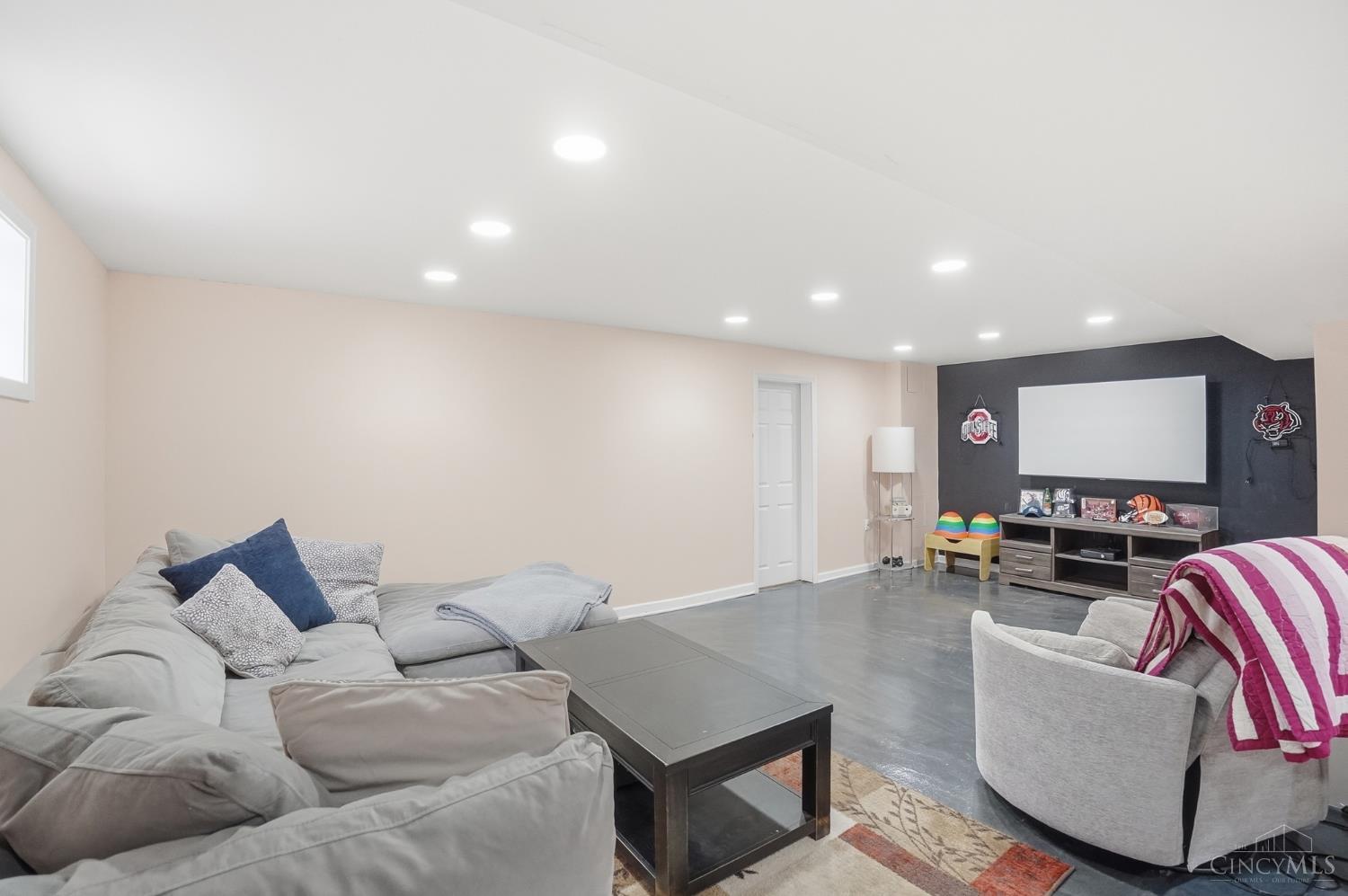 3376 Palmhill Lane