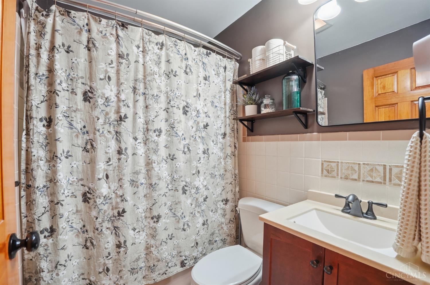 3376 Palmhill Lane