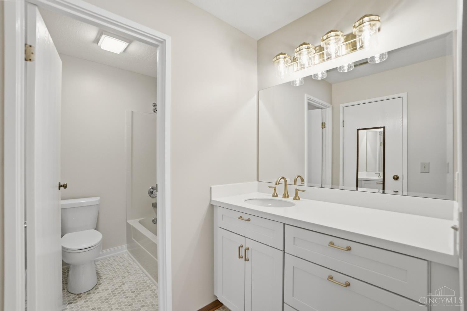 5160 Old Oak Trail 25