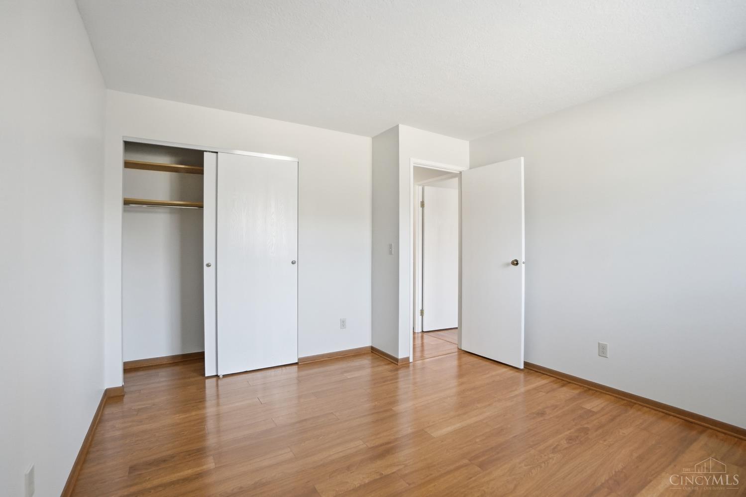 5160 Old Oak Trail 25