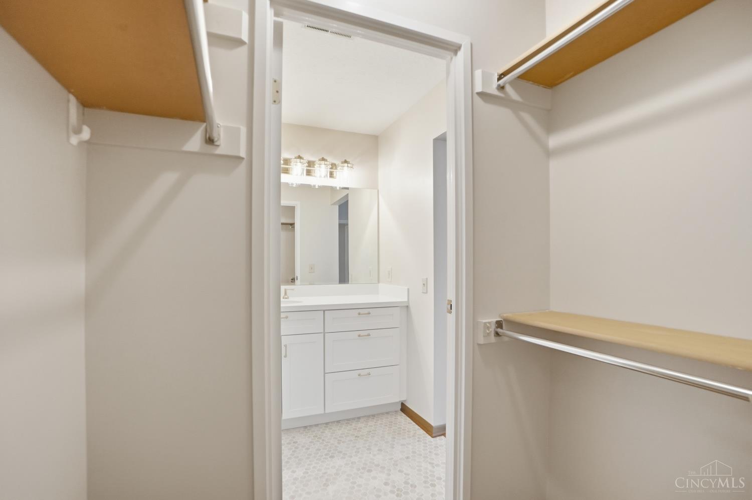 5160 Old Oak Trail 25