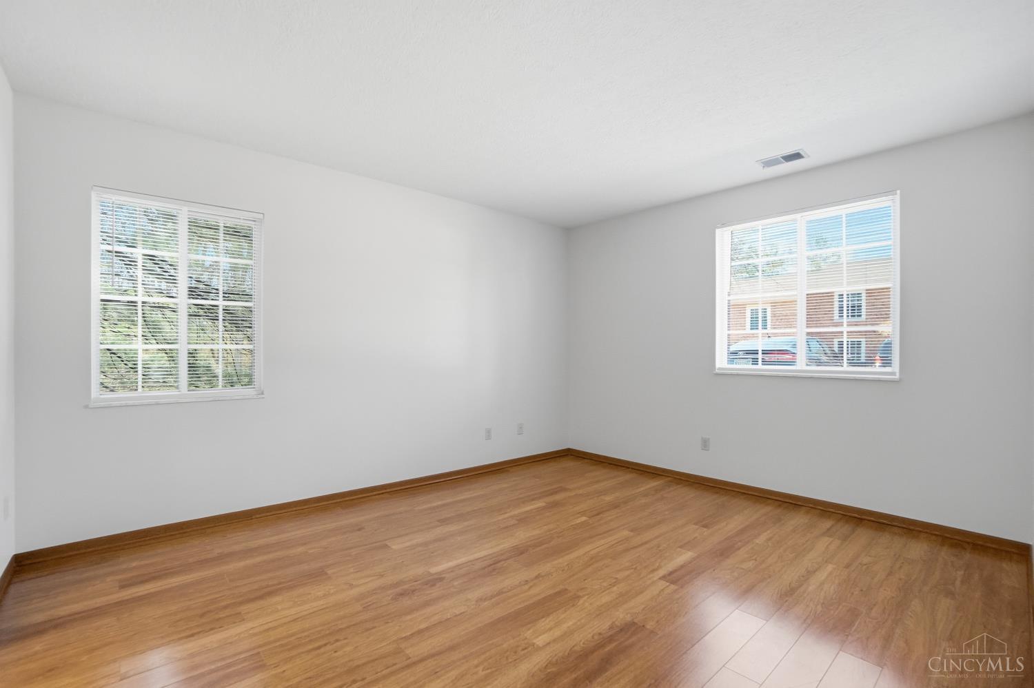 5160 Old Oak Trail 25