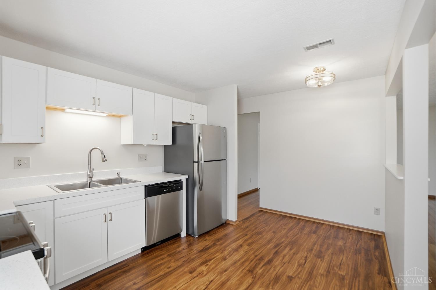 5160 Old Oak Trail 25
