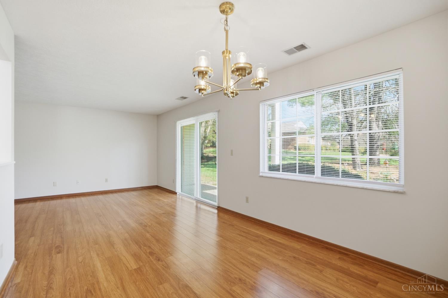 5160 Old Oak Trail 25