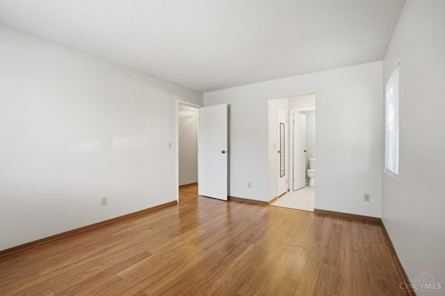 5160 Old Oak Trail 25