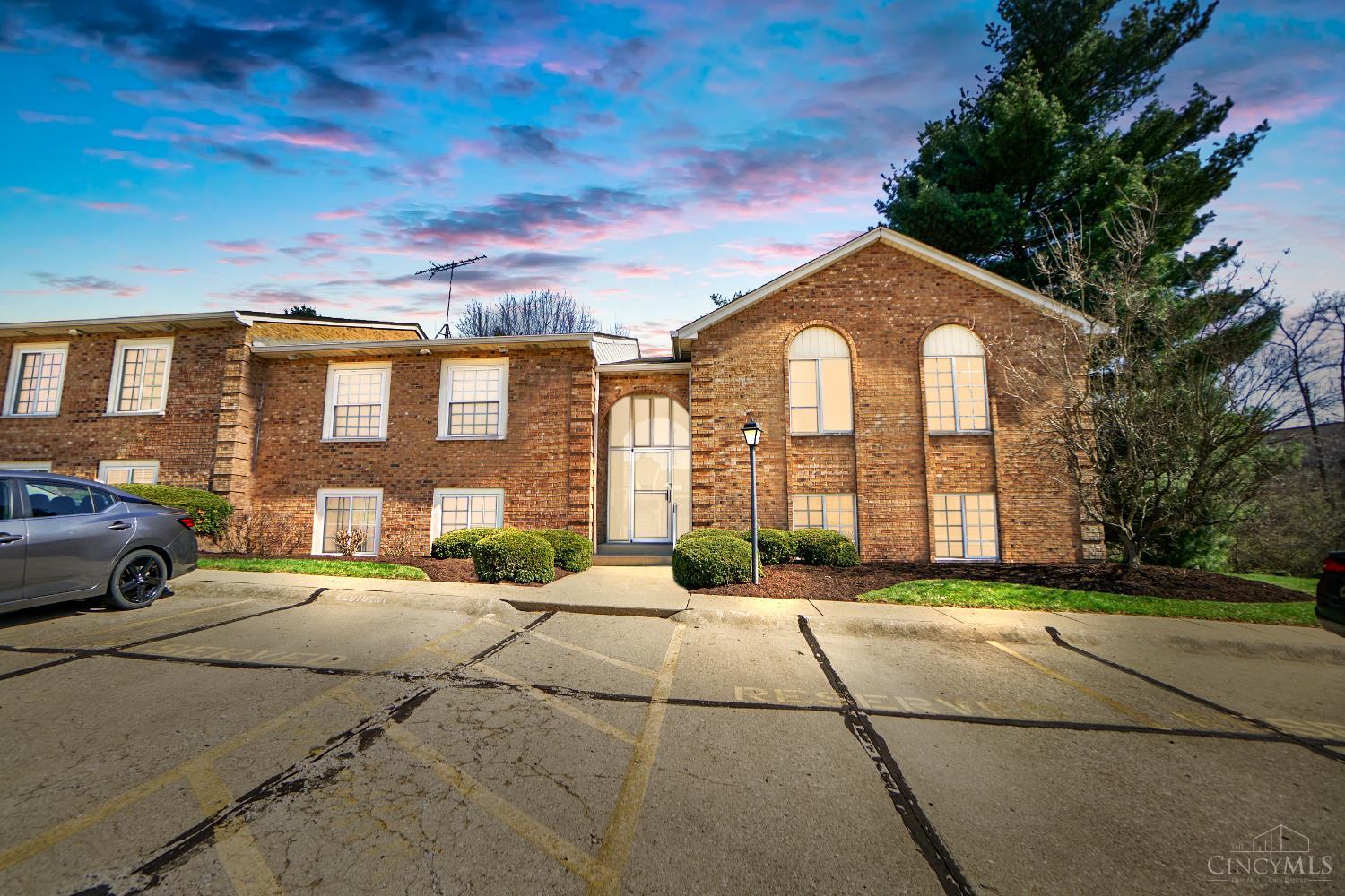 5160 Old Oak Trail 25