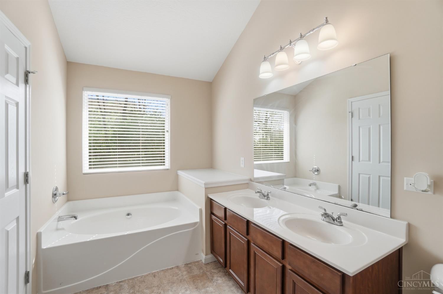 5670 Beechtree Lane