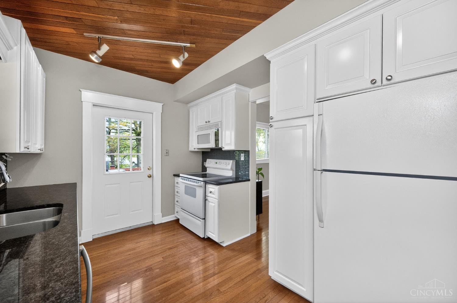 3616 Parkline Avenue