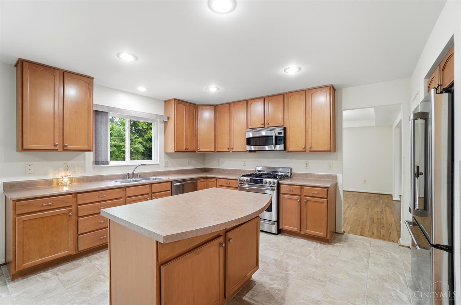6211 Avebury Court
