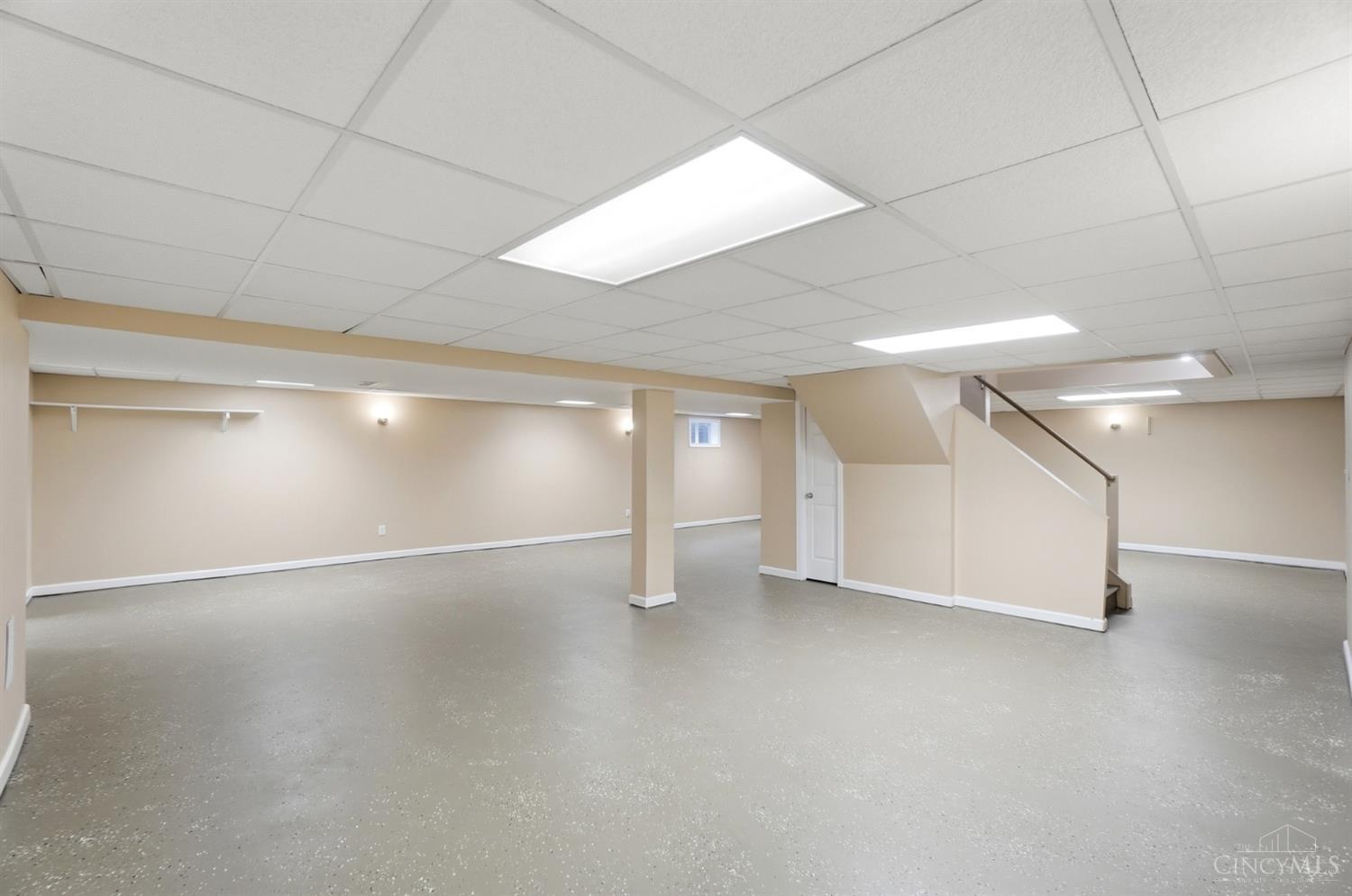 6211 Avebury Court