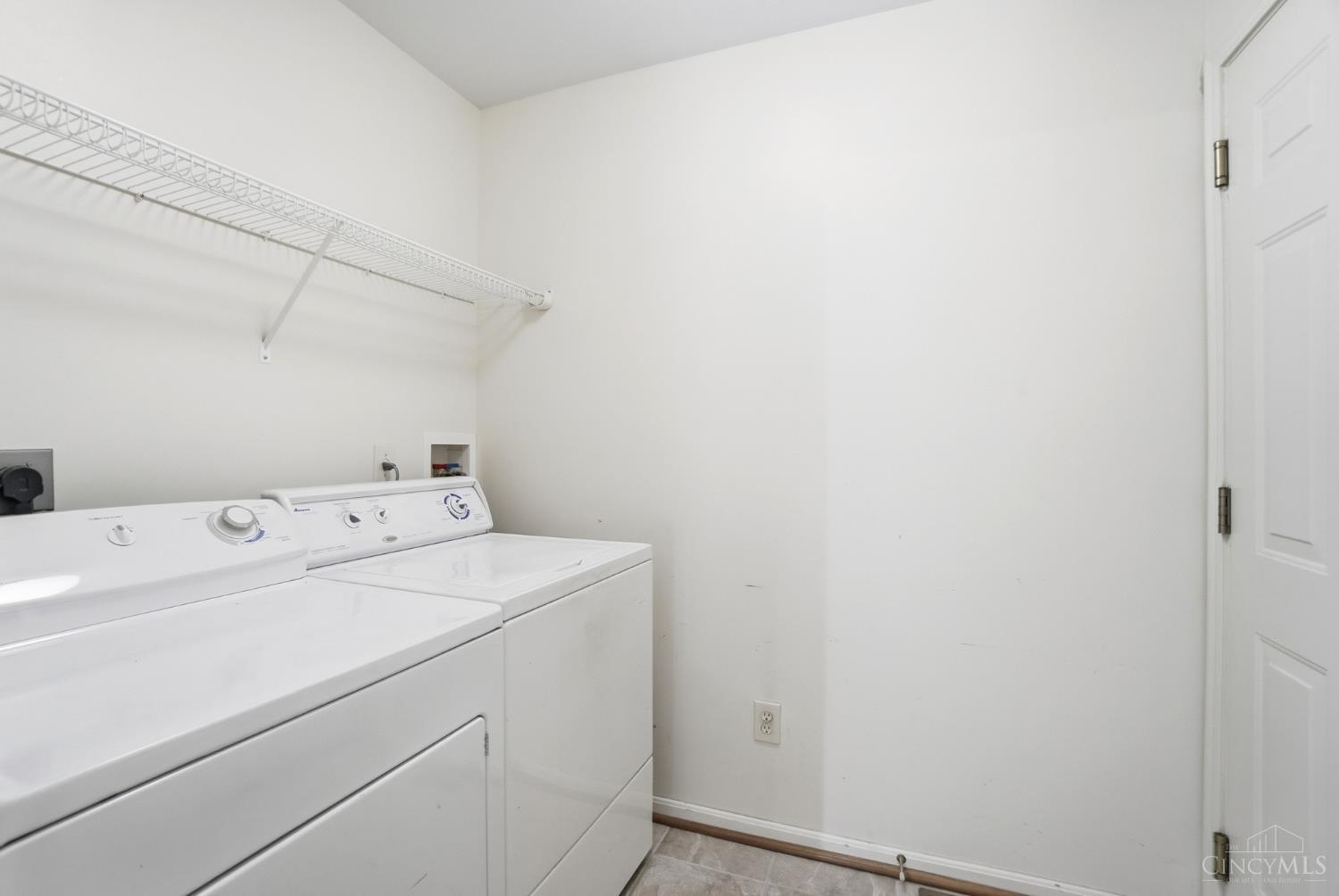 6211 Avebury Court